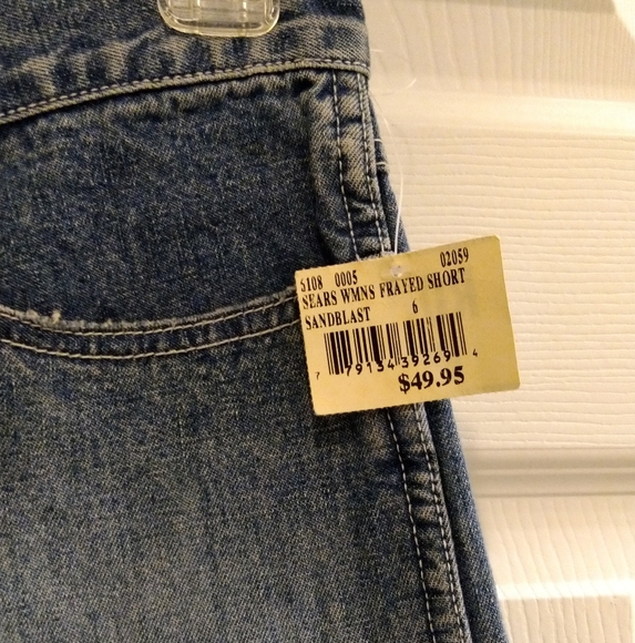 Roots Canada shorts - NWT - Picture 3 of 7